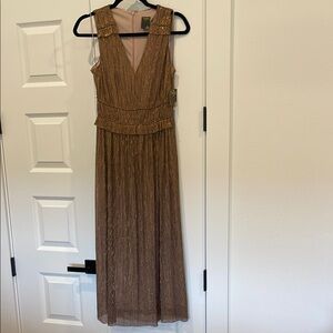 NWT Taylor Elegant Gold Evening Dress